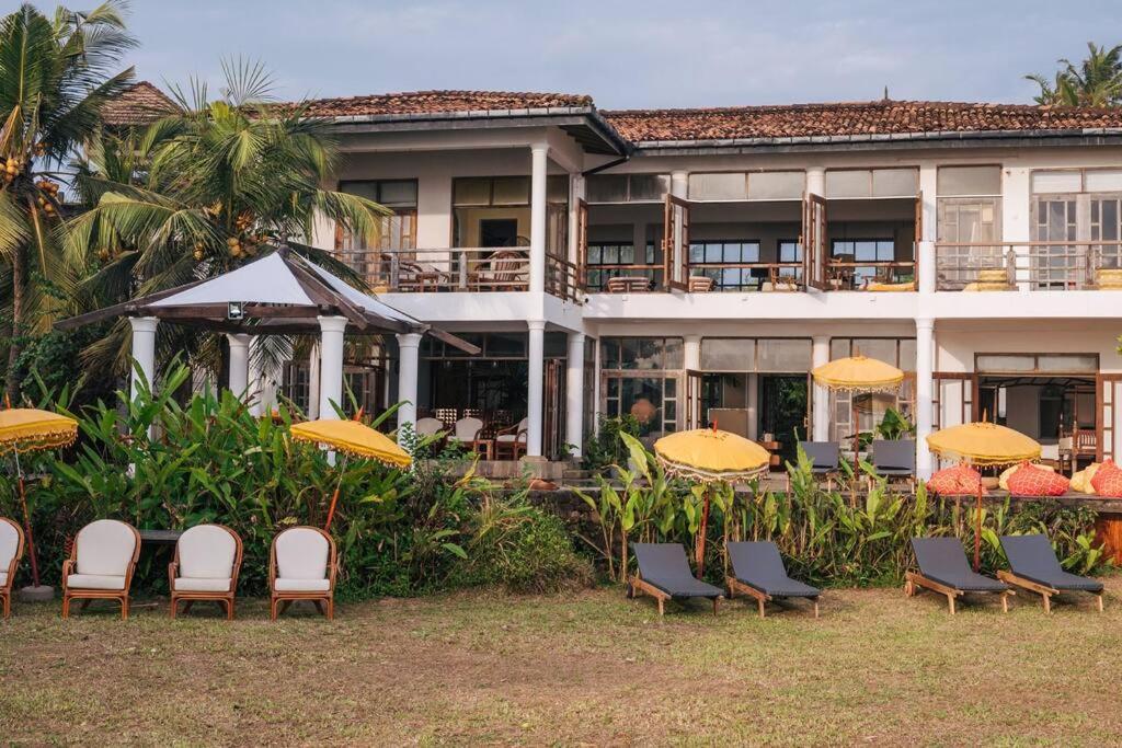 Santi Beach House With Pool & Beach Weligama Buitenkant foto