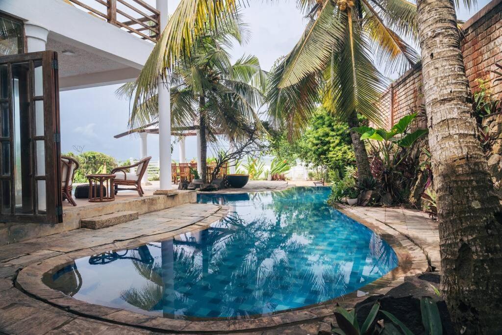 Santi Beach House With Pool & Beach Weligama Buitenkant foto