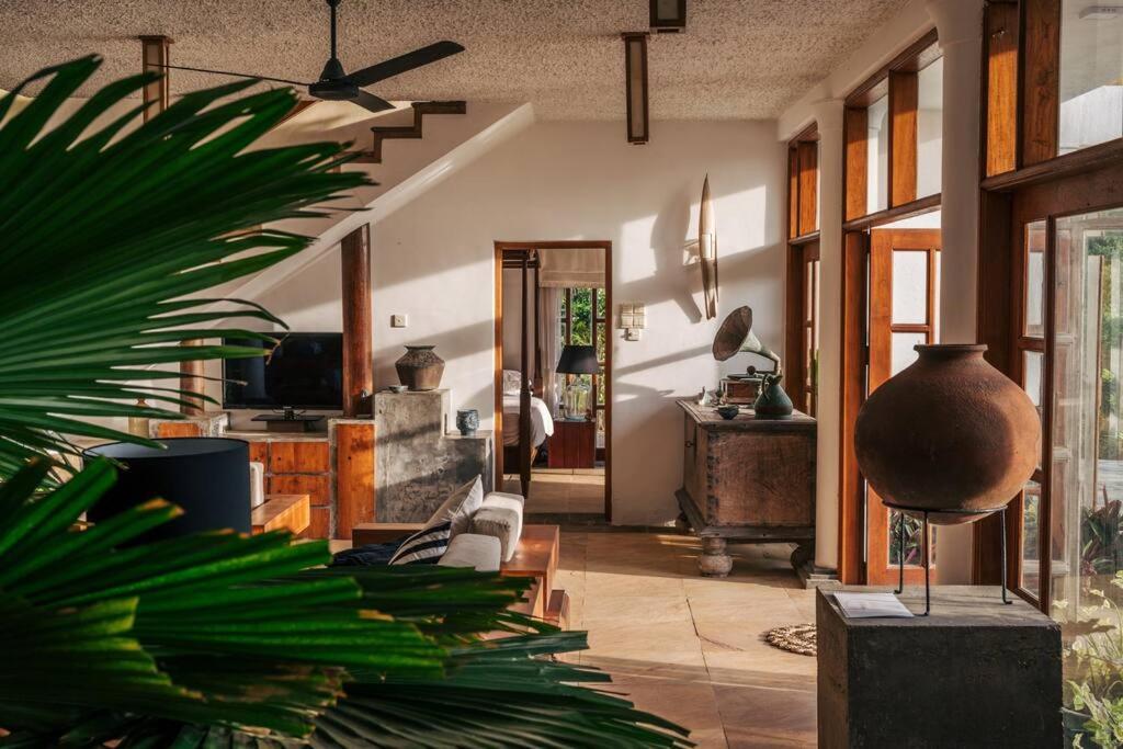 Santi Beach House With Pool & Beach Weligama Buitenkant foto