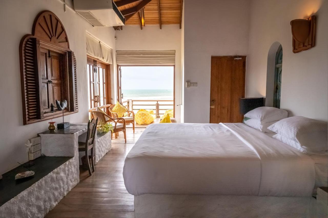 Santi Beach House With Pool & Beach Weligama Buitenkant foto