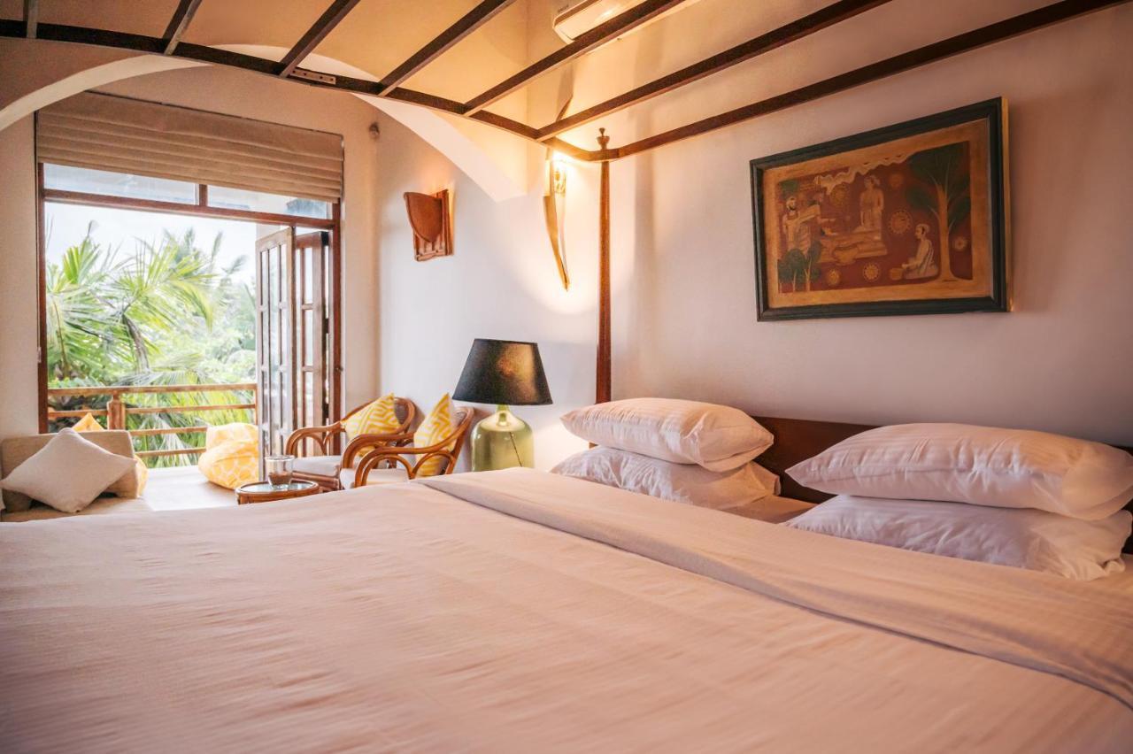 Santi Beach House With Pool & Beach Weligama Buitenkant foto