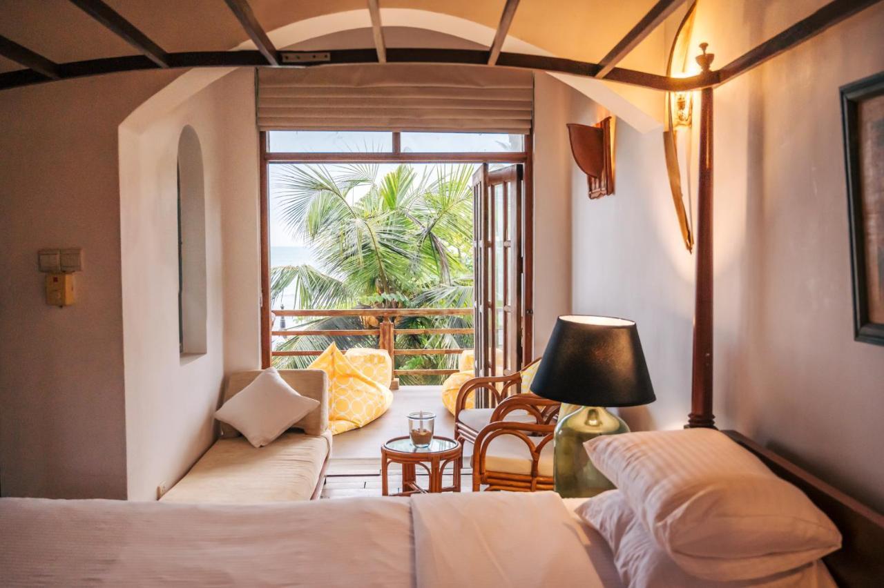Santi Beach House With Pool & Beach Weligama Buitenkant foto