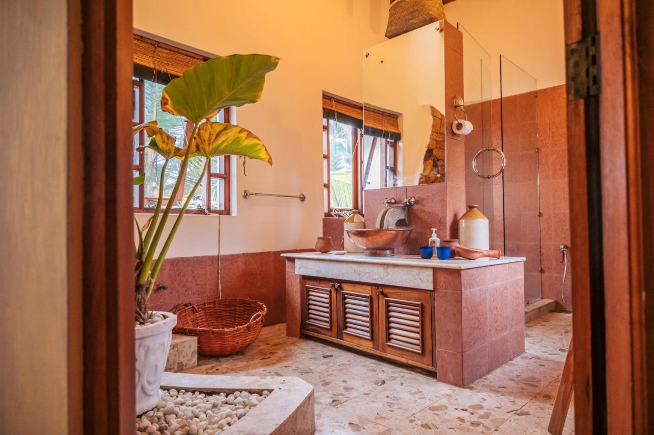 Santi Beach House With Pool & Beach Weligama Buitenkant foto