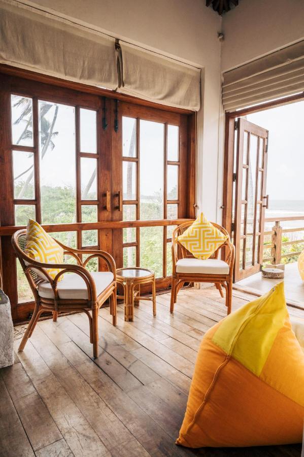 Santi Beach House With Pool & Beach Weligama Buitenkant foto