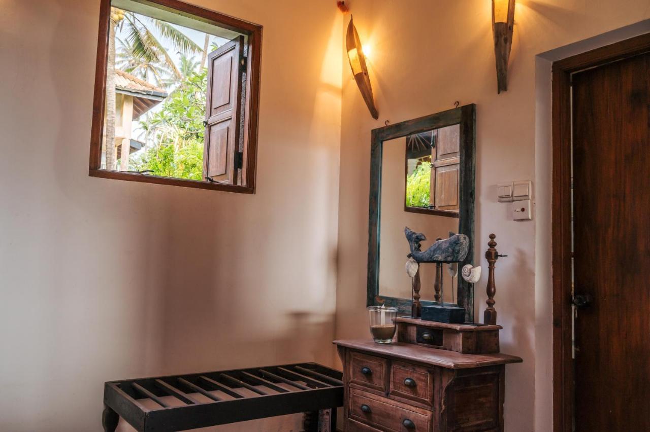 Santi Beach House With Pool & Beach Weligama Buitenkant foto