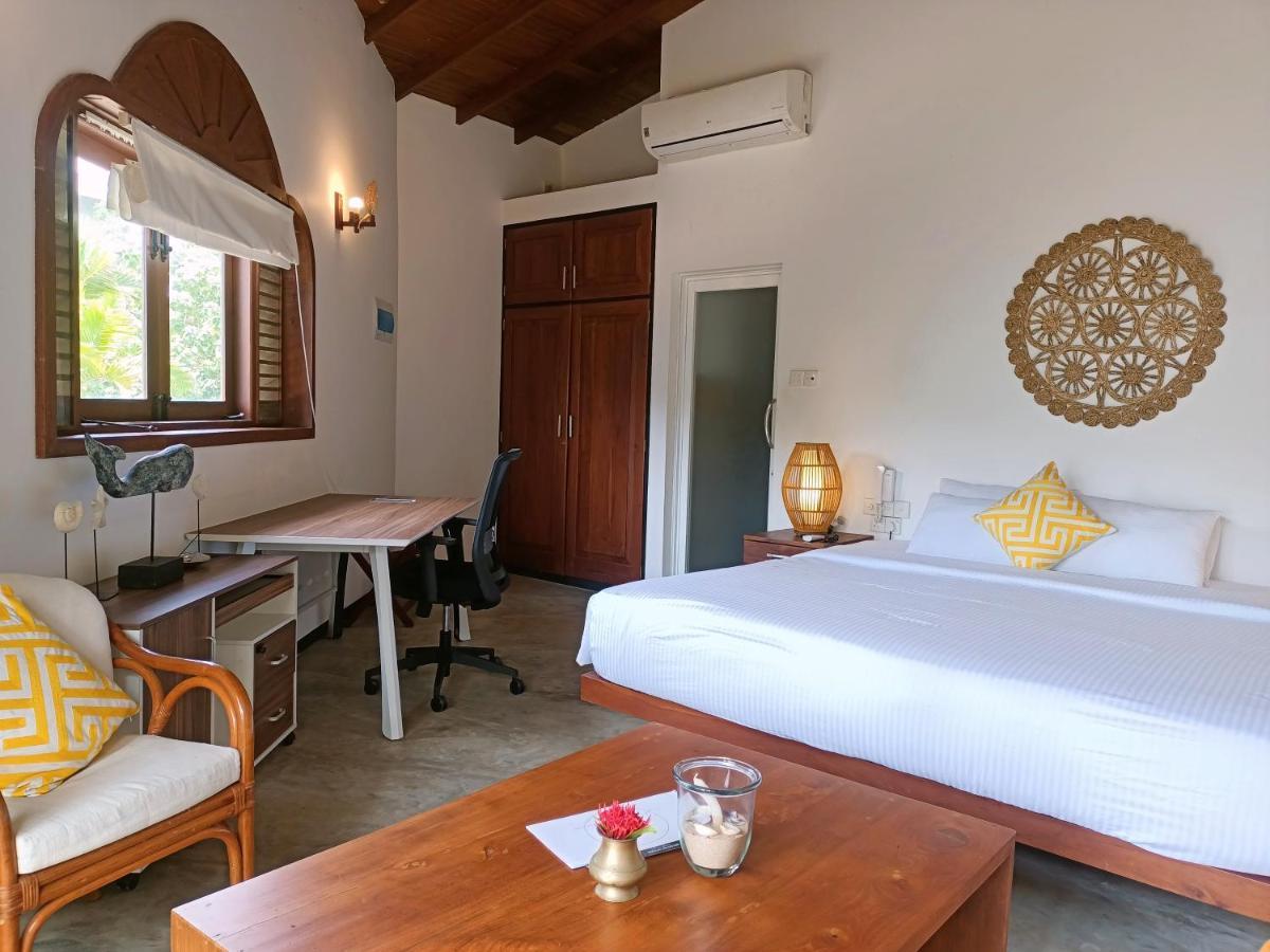 Santi Beach House With Pool & Beach Weligama Buitenkant foto