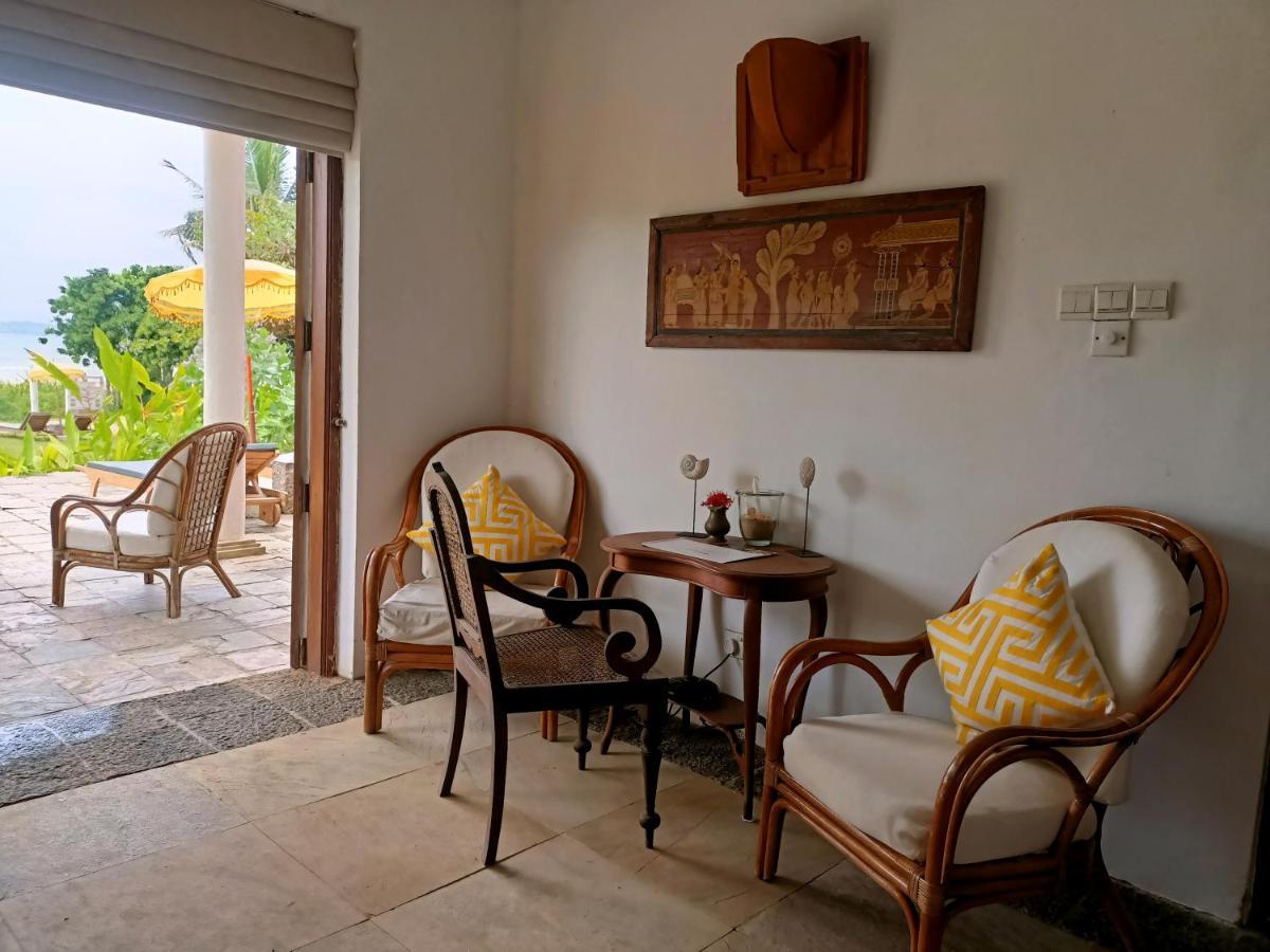 Santi Beach House With Pool & Beach Weligama Buitenkant foto